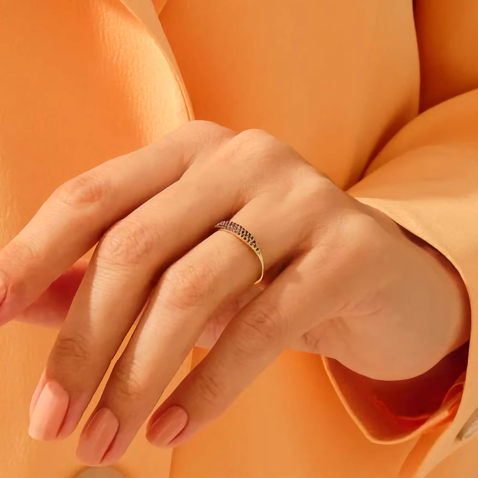 Swarish-Jewels-Amethyst-Minimalist-Sparkle-Silver-Ring-_-Amethyst-Pinky-Ring-Women-_-Vintage-Purple-Signet-Ring-_-Micro-Pave-Gemstone-Ring-edited (2)