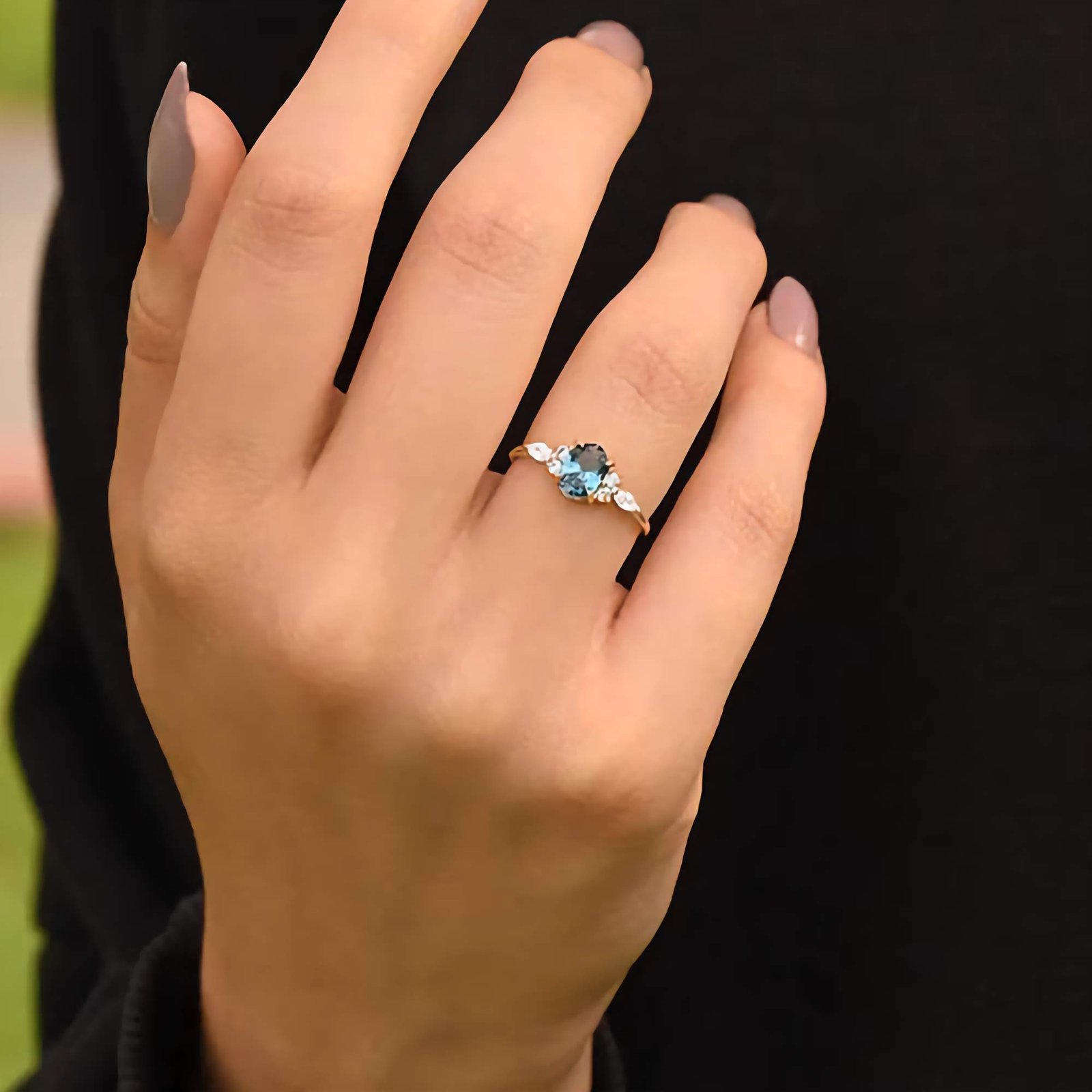 Swarish-Jewels-Oval-Sapphire-Engagement-Silver-Ring-_-Vintage-Solitaire-Ring-_-Art-Deco-Blue-Gemstone-Anniversary-Ring-_-Minimalist-Ring-edited (4)
