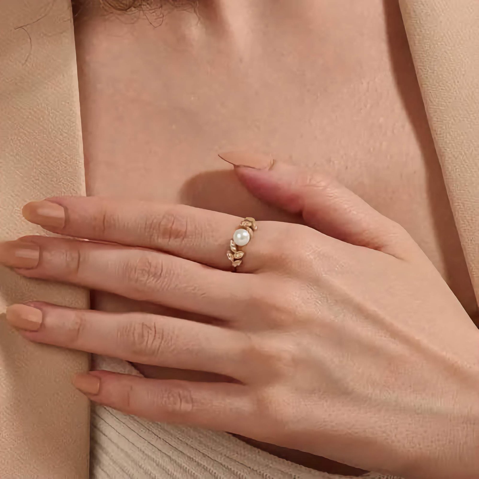 Swarish-Jewels-Pearl-Leaves-Engagement-Ring-_-Vintage-Pearl-Solitaire-Ring-_-Art-Deco-Floral-Ring-_-White-Pearl-Vine-Ring-edited (1)