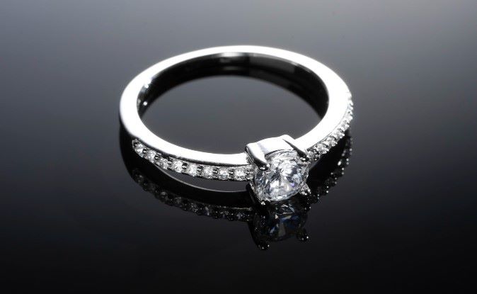925 sterling silver ring with diamond