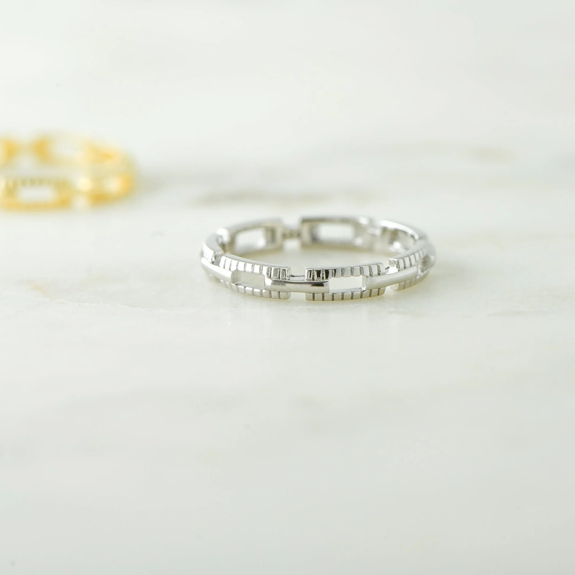 Swarish Jewels Square Link Ring - Image 3