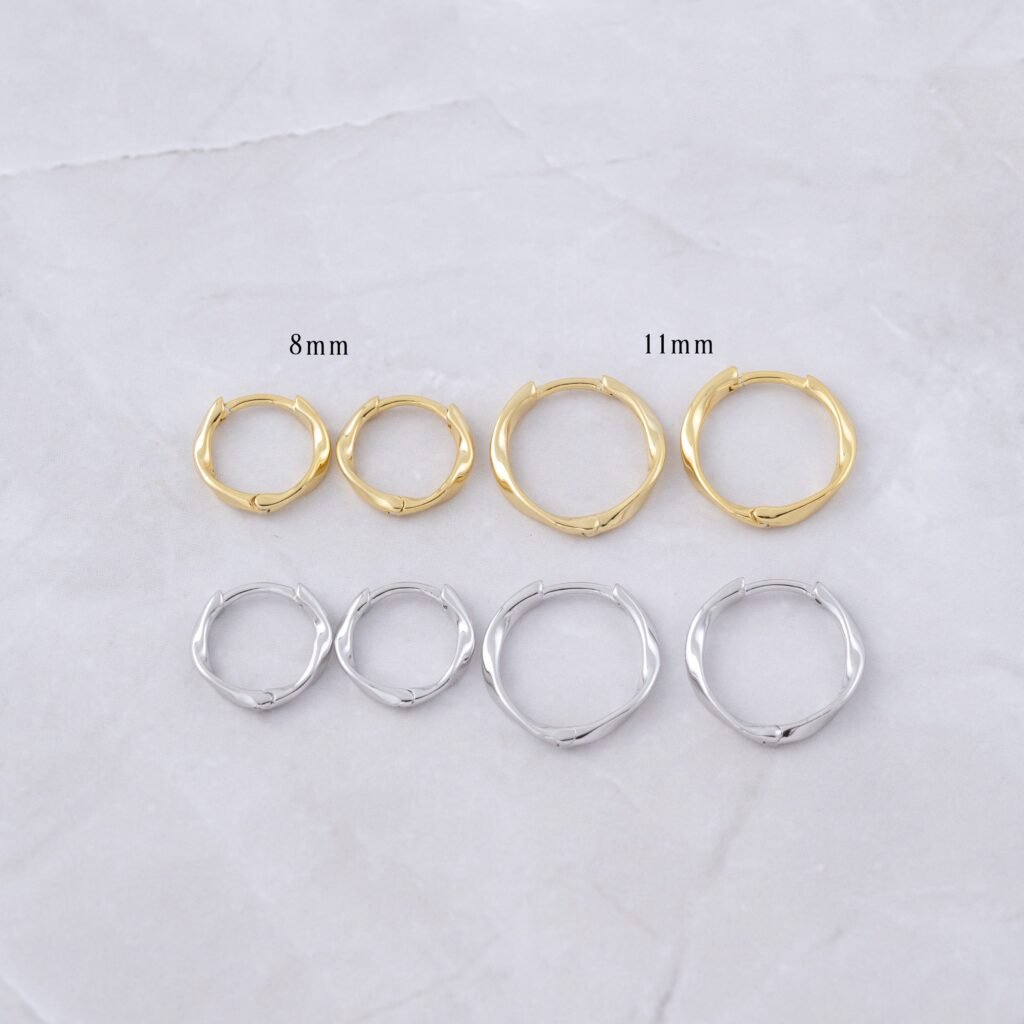 Twist Small Hoops